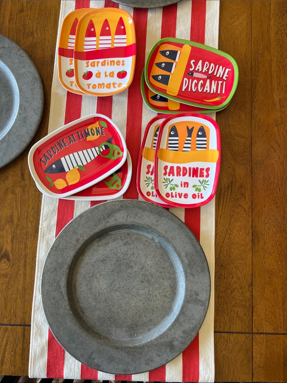 C&C California Home 8 melamine appetizer plates featuring a sardine design.